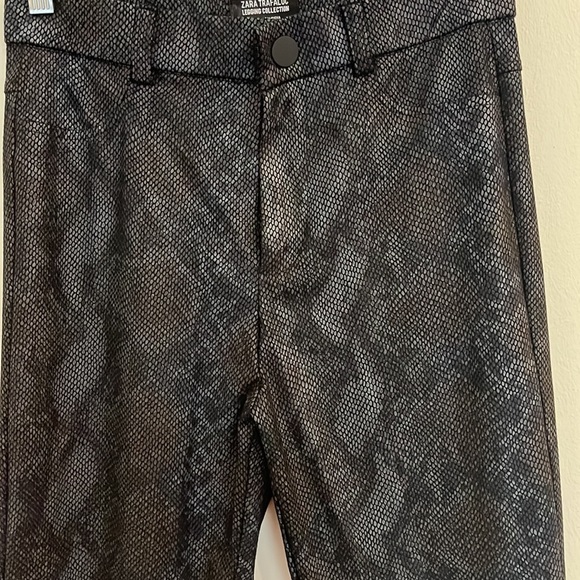 ZARA TRAFALUC LEGGING COLLECTION SNAKE SKIN PANTS SIZE M - Picture 6 of 9